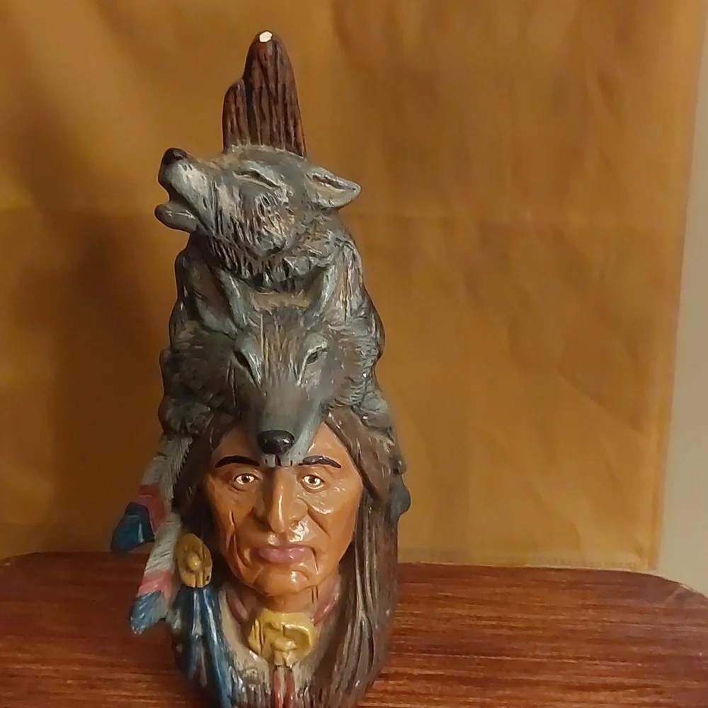 Set of 2 Vintage Indian Head Ceramic Busts - Picture 8 of 9